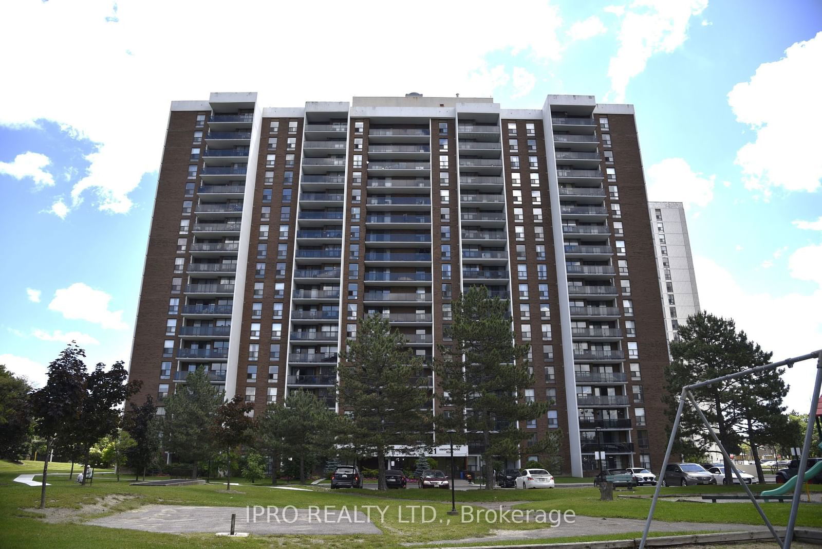 21 Knightsbridge Rd, unit 1808 for sale