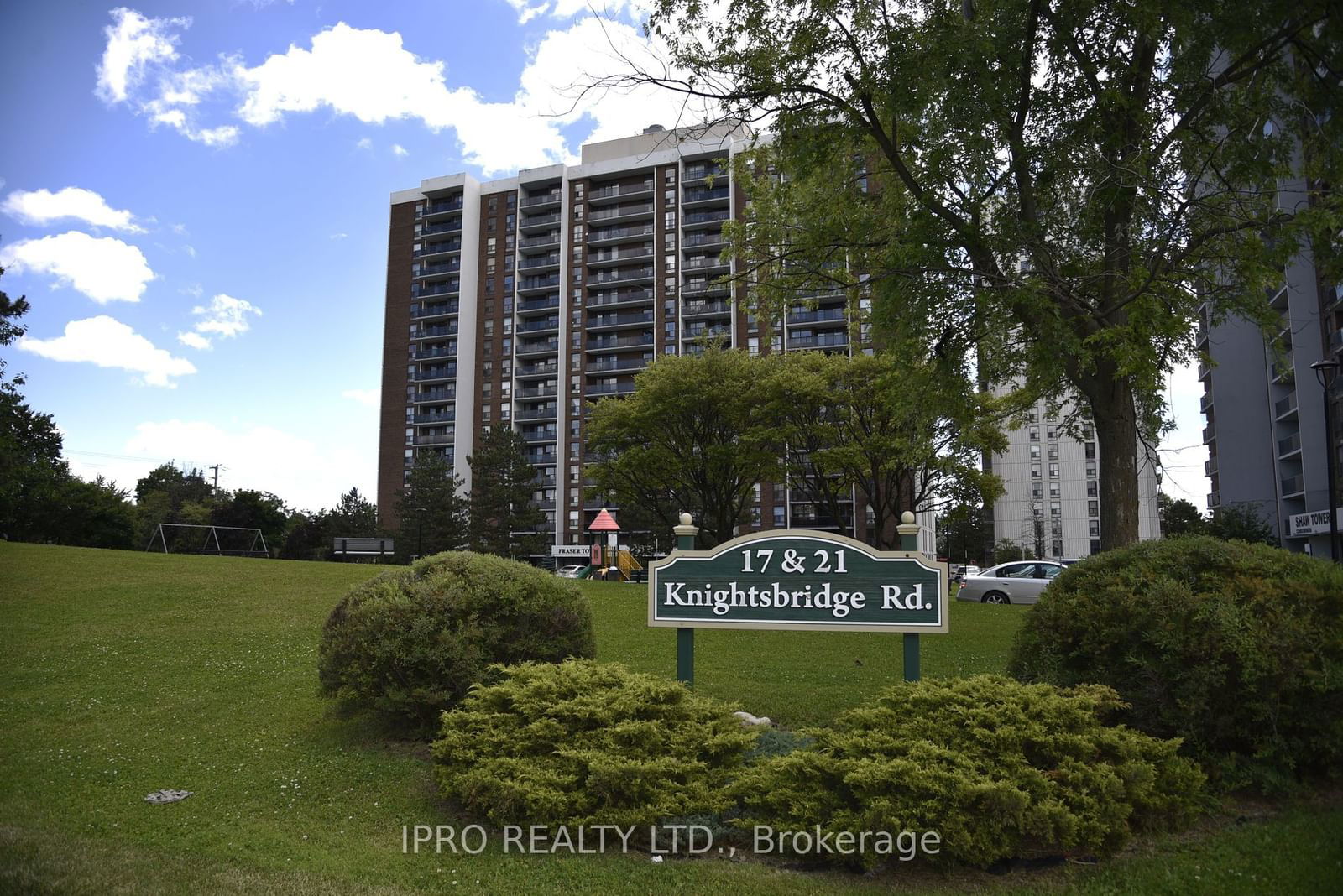 21 Knightsbridge Rd, unit 1808 for sale