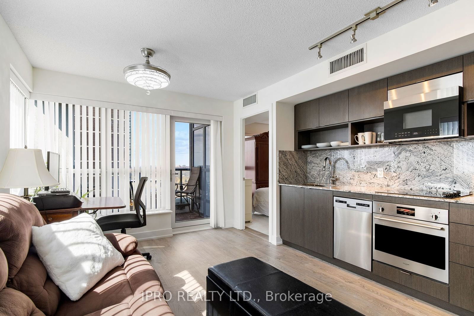 9 Mabelle Ave, unit 2416 for sale - image #4