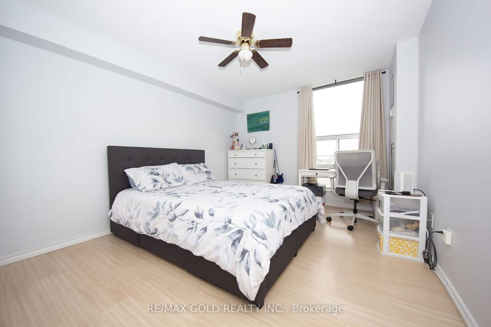 25 Kensington Rd, unit 1108 for sale - image #17