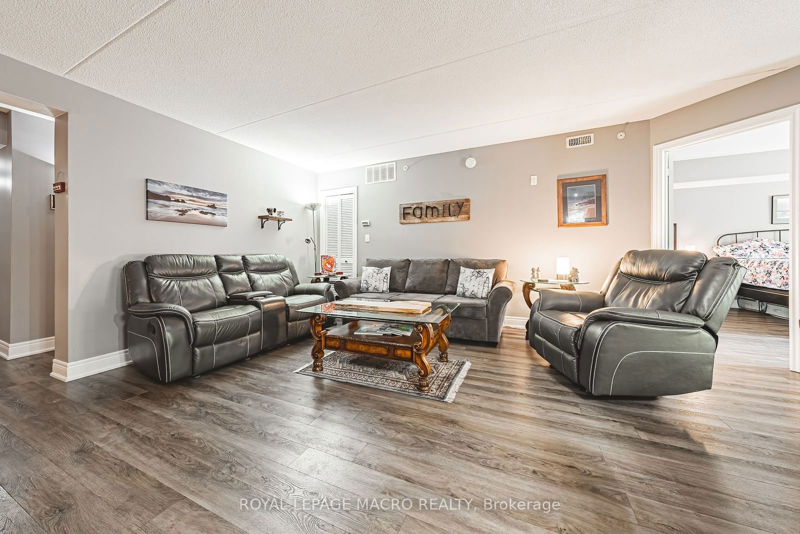 1491 Maple Ave, unit 212 for sale - image #9