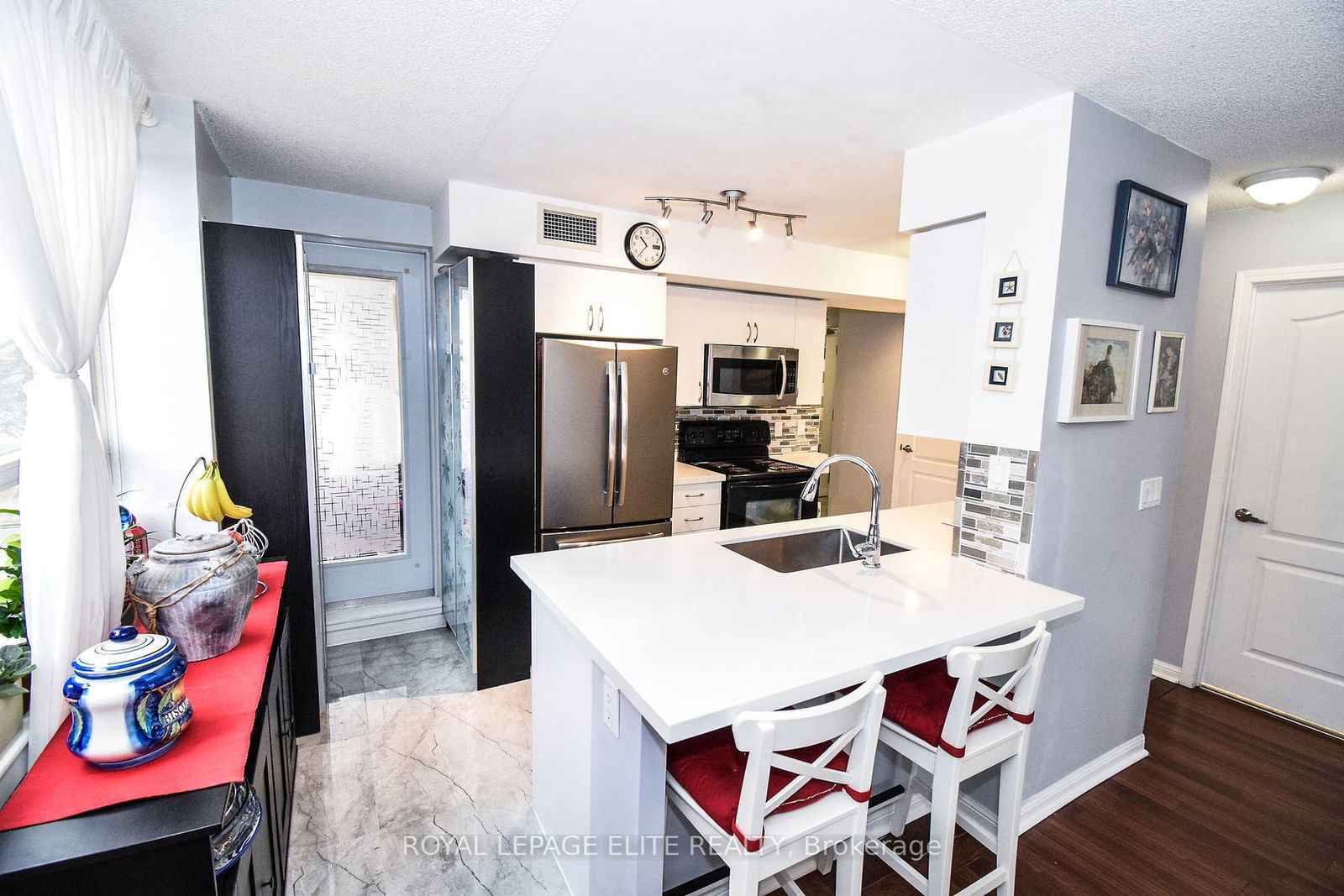 4 ELSINORE Path, unit 203 for sale - image #7