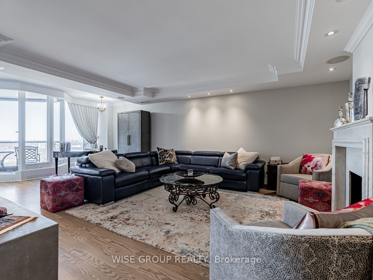 2045 Lake Shore Blvd W, unit 4304 for sale - image #4