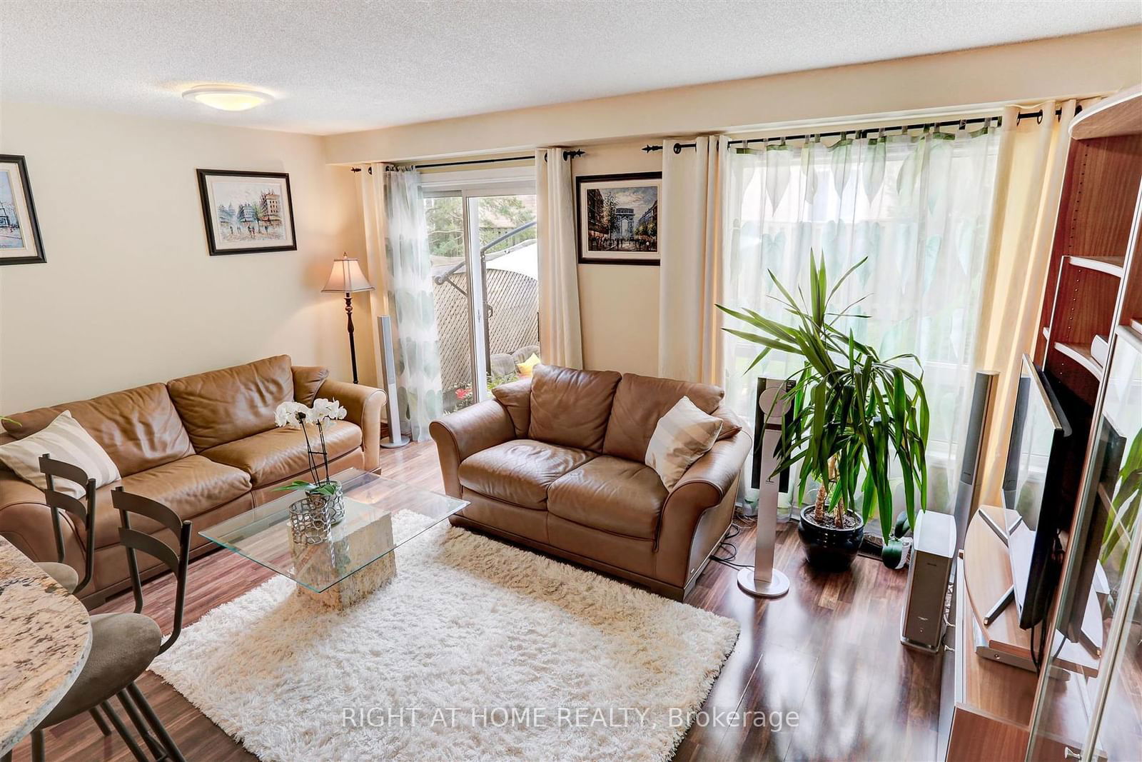 5030 Heatherleigh Ave, unit 17 for sale - image #3