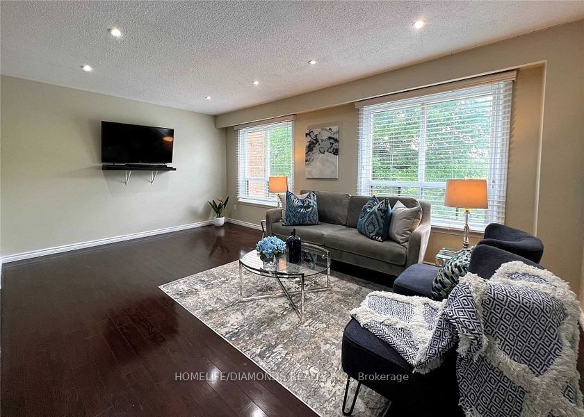 164 MOREGATE Cres, unit 18 for sale - image #14