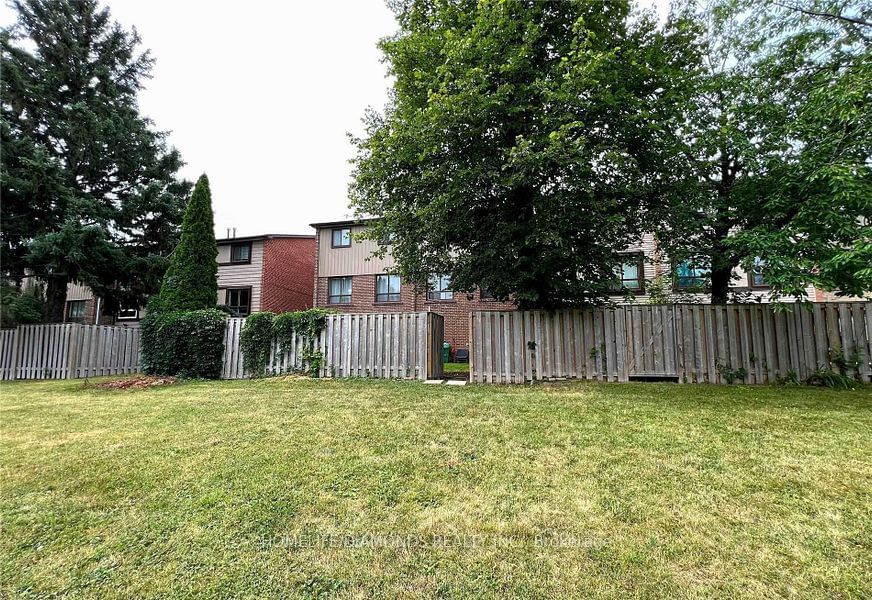 164 MOREGATE Cres, unit 18 for sale - image #32