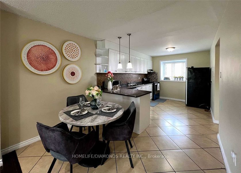 164 MOREGATE Cres, unit 18 for sale - image #5