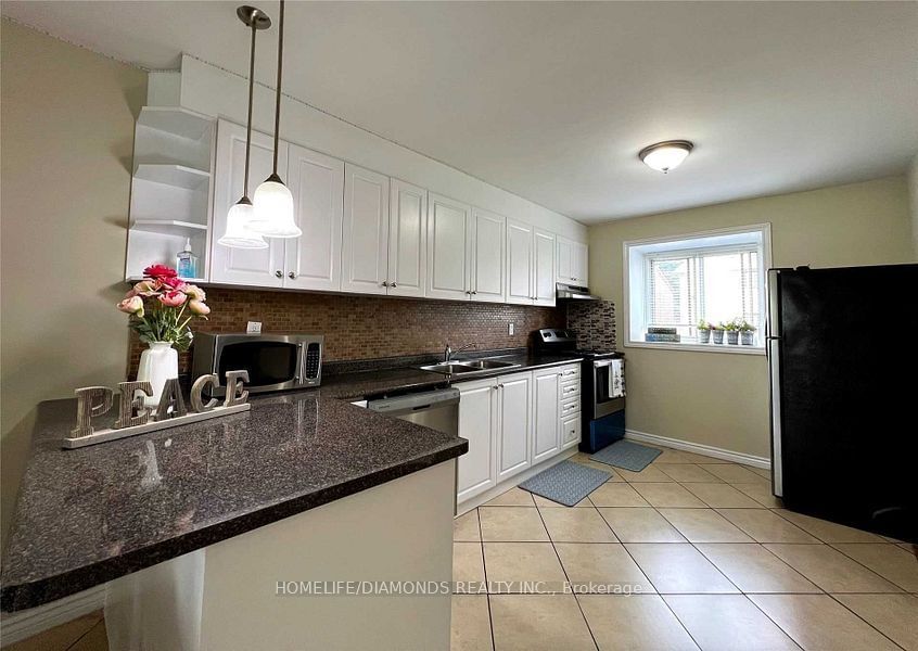 164 MOREGATE Cres, unit 18 for sale - image #6