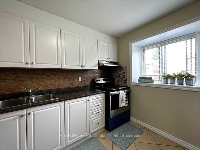 164 MOREGATE Cres, unit 18 for sale - image #7