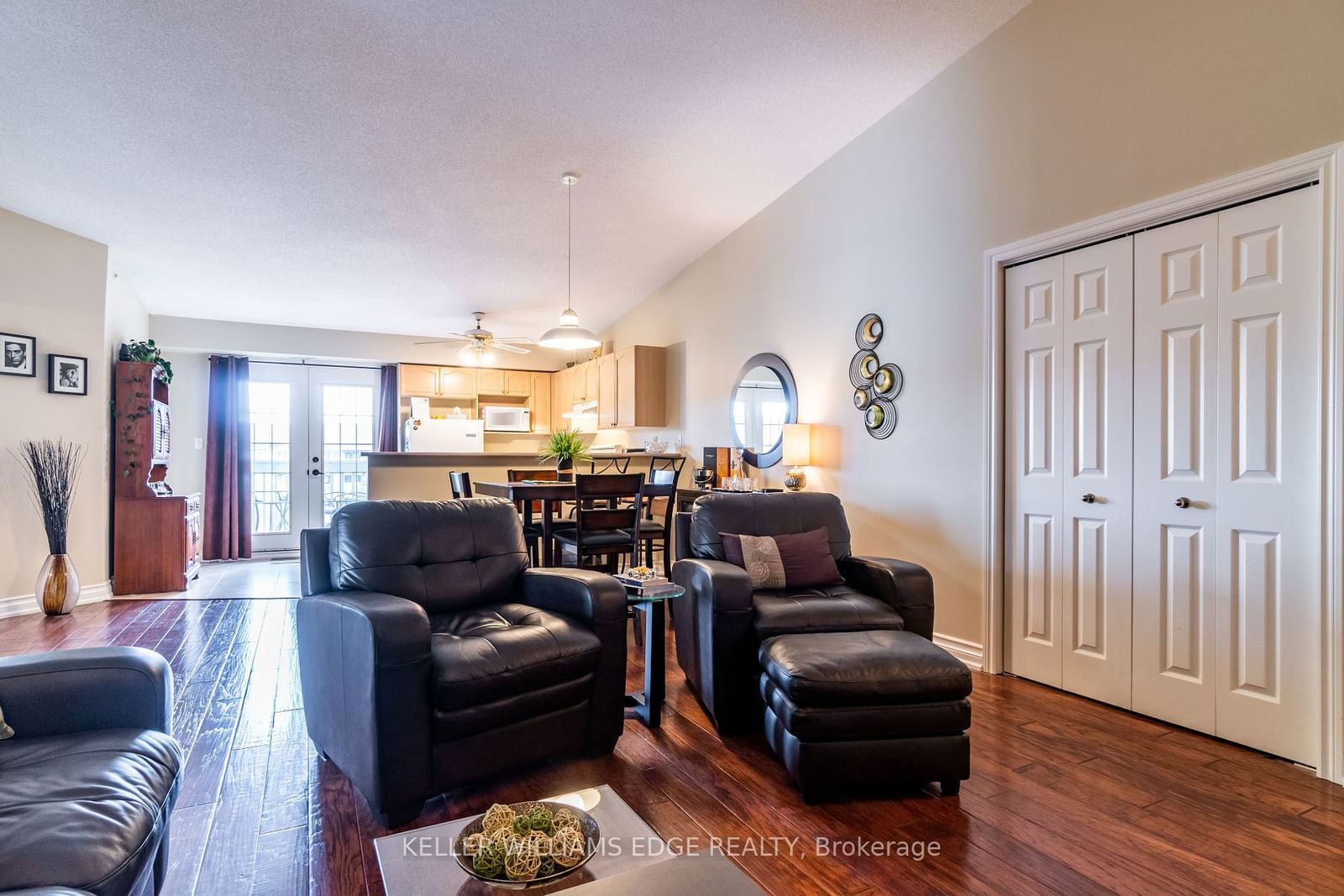 4013 Kilmer Dr, unit 402 for rent - image #5