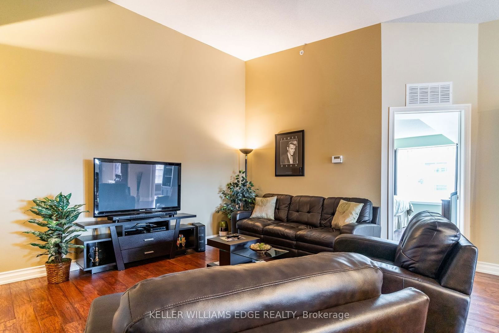 4013 Kilmer Dr, unit 402 for rent - image #8