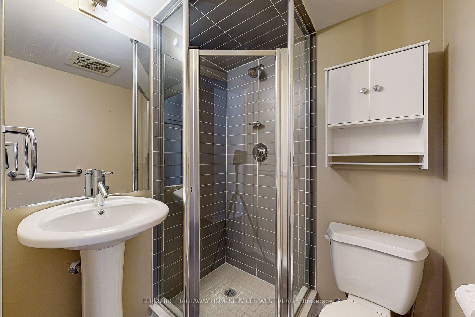 1940 Ironstone Dr, unit 709 for sale - image #22