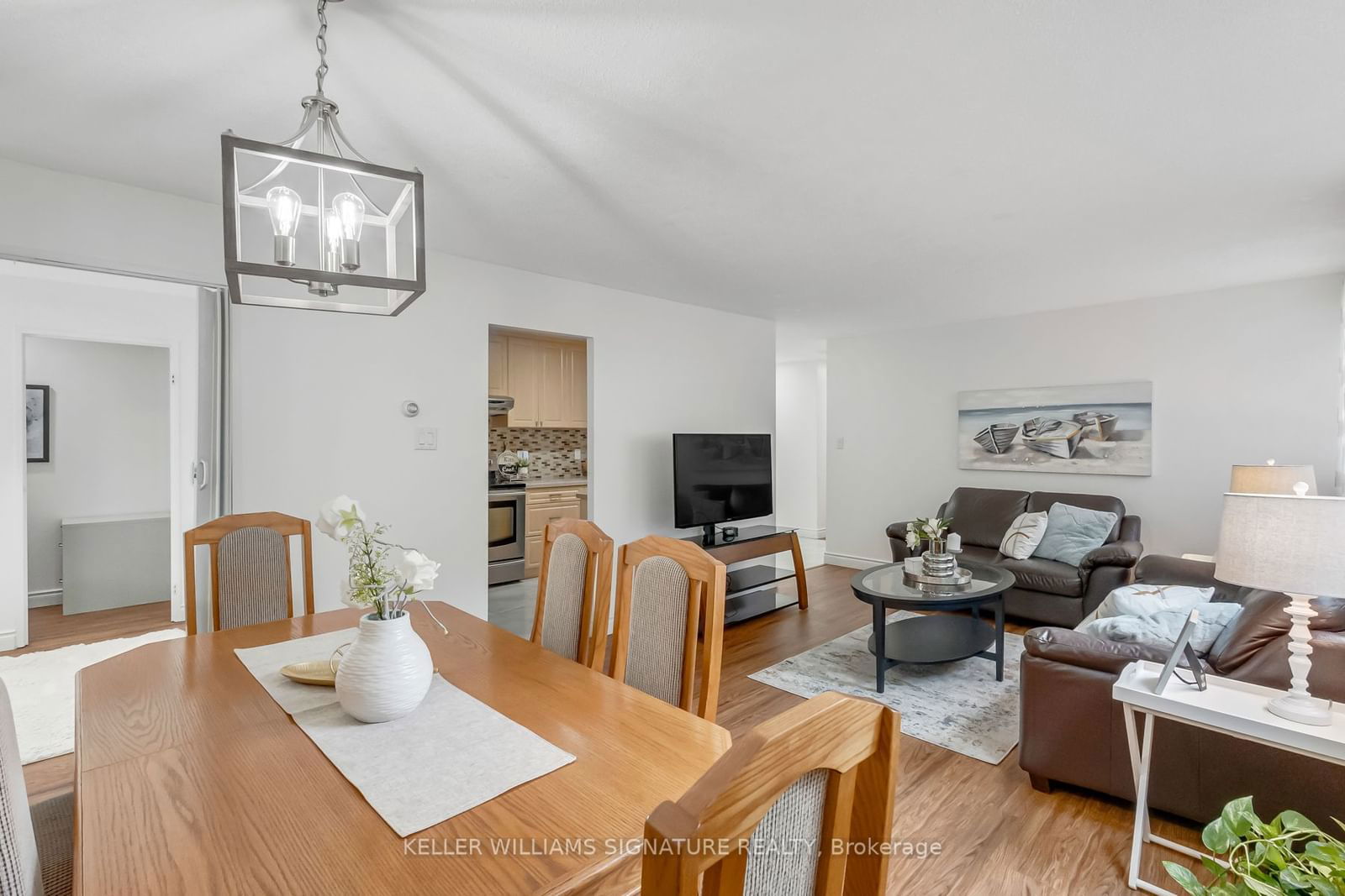 3700 Kaneff Cres, unit 203 for sale - image #12