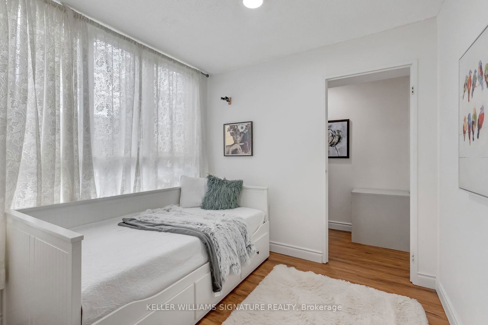 3700 Kaneff Cres, unit 203 for sale - image #14