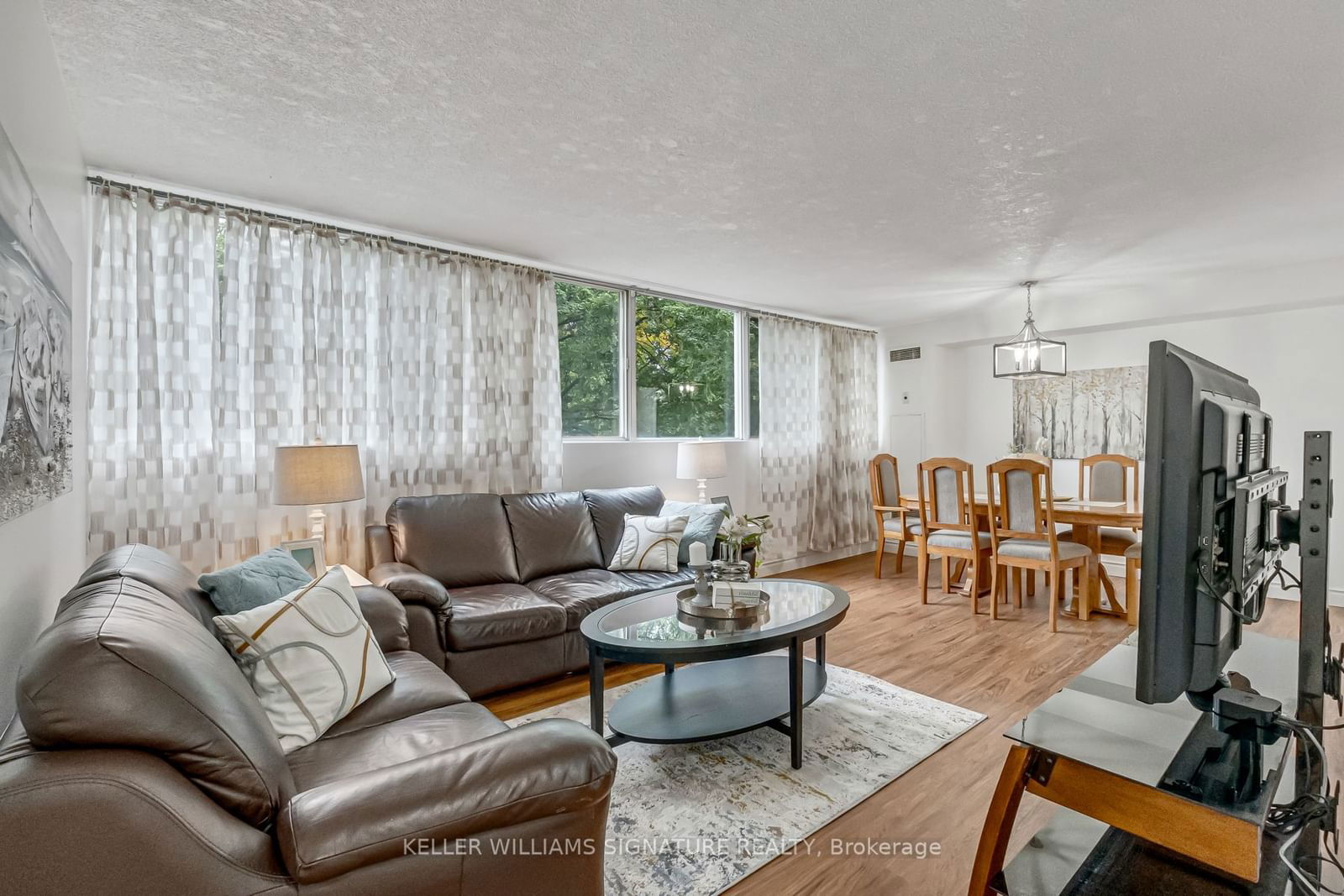 3700 Kaneff Cres, unit 203 for sale - image #8