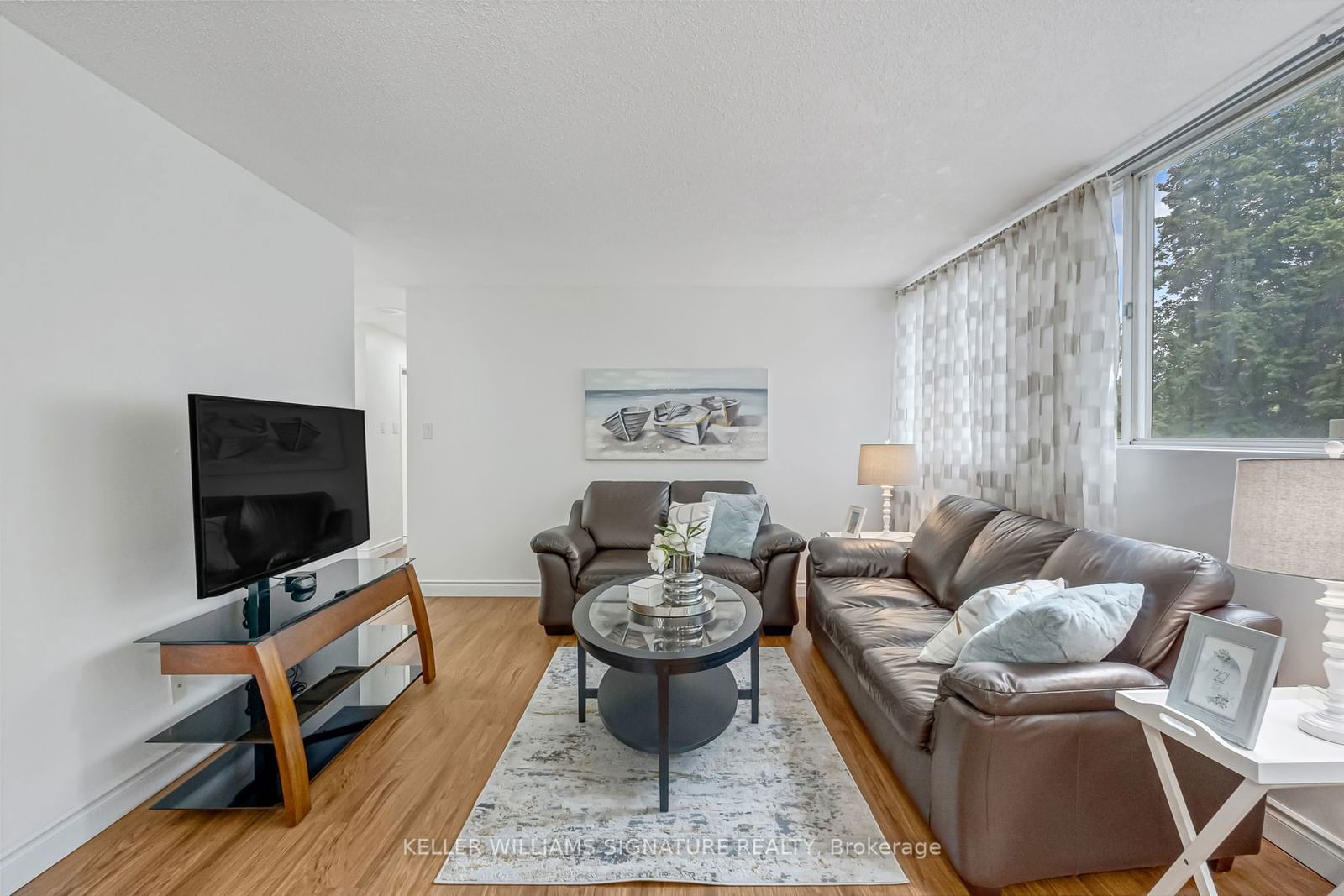 3700 Kaneff Cres, unit 203 for sale - image #9