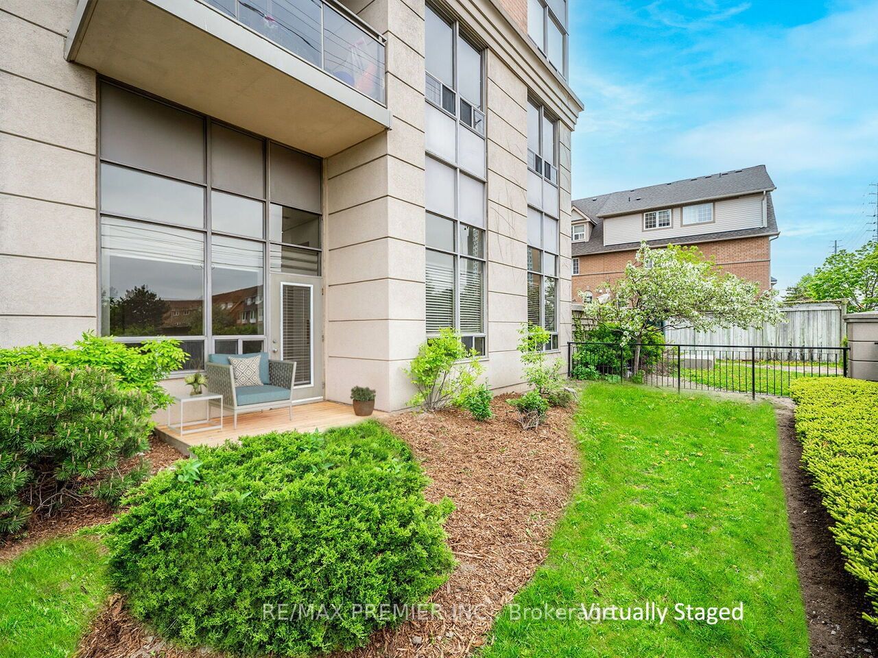 55 Strathaven Dr, unit 113 for sale - image #16