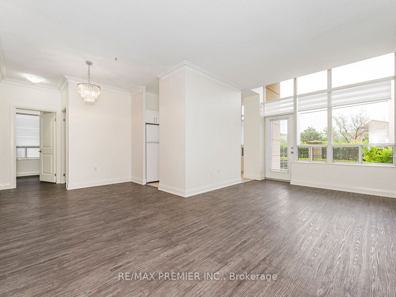 55 Strathaven Dr, unit 113 for sale - image #5