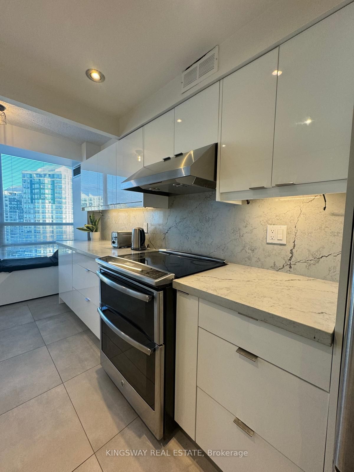 50 Kingsbridge Garden Circ, unit 1506 for rent