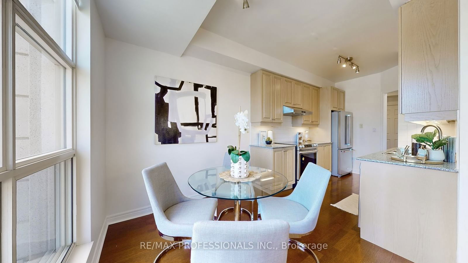 3085 Bloor St W, unit 413 for sale - image #15