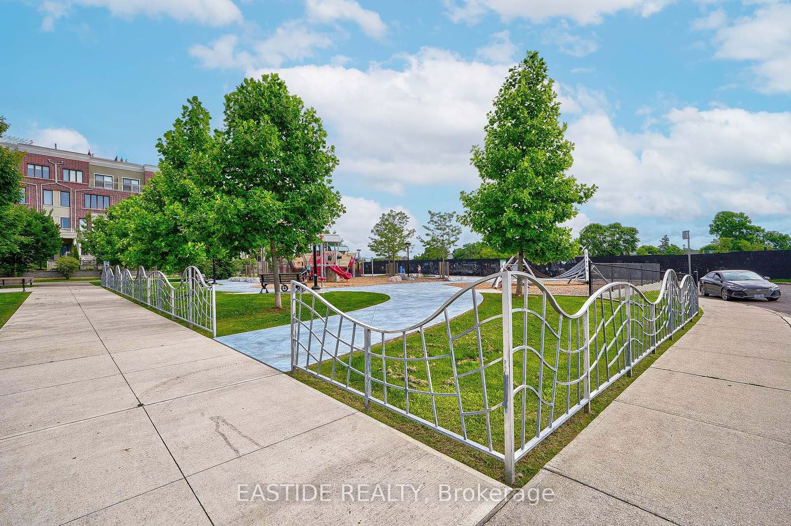 Minto LongBranch Townhomes, Etobicoke, Toronto