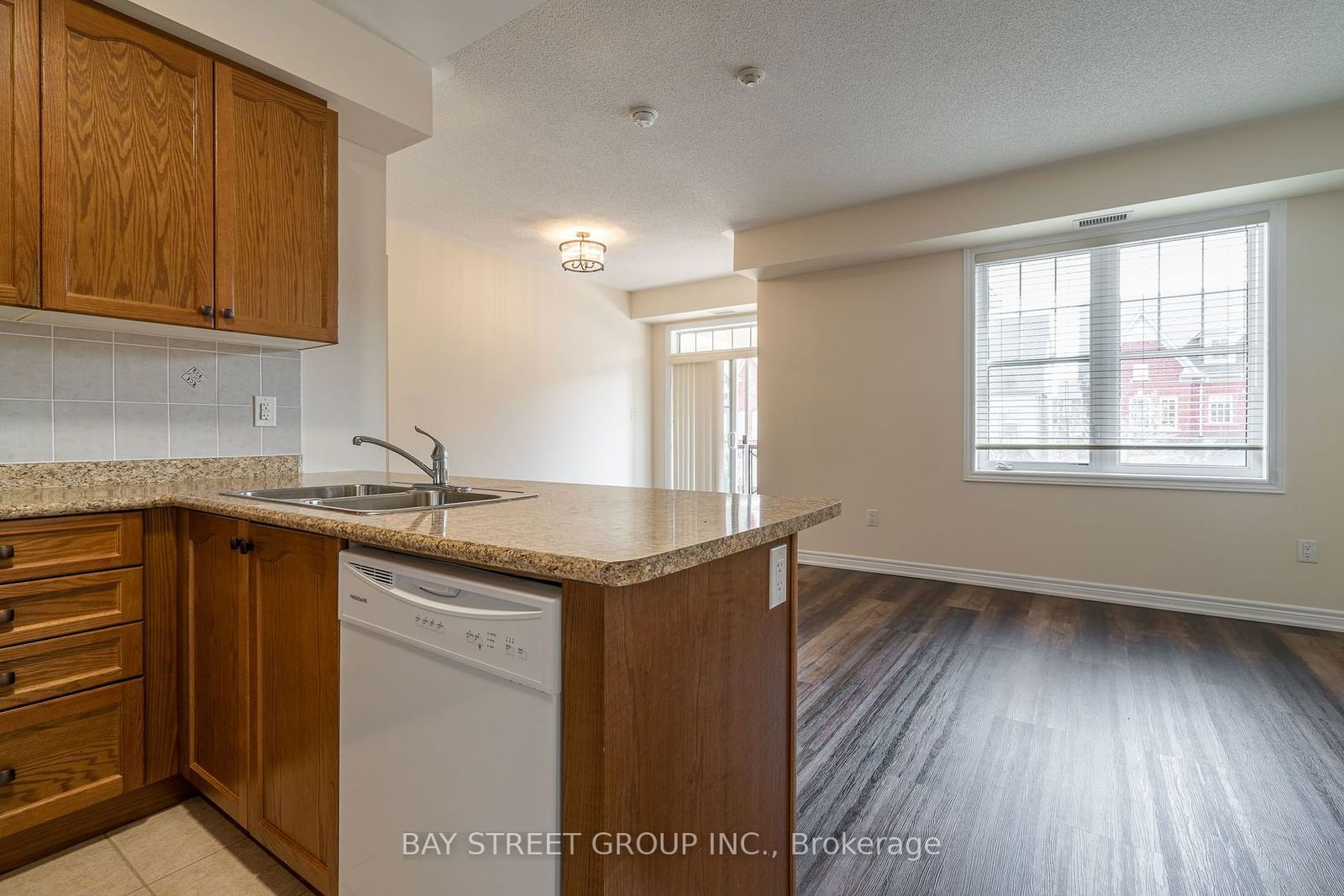 263 Georgian Dr, unit 201 for rent - image #8