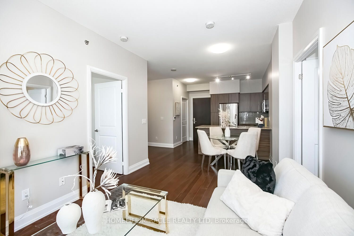 65 Speers Rd, unit 1106 for sale - image #4