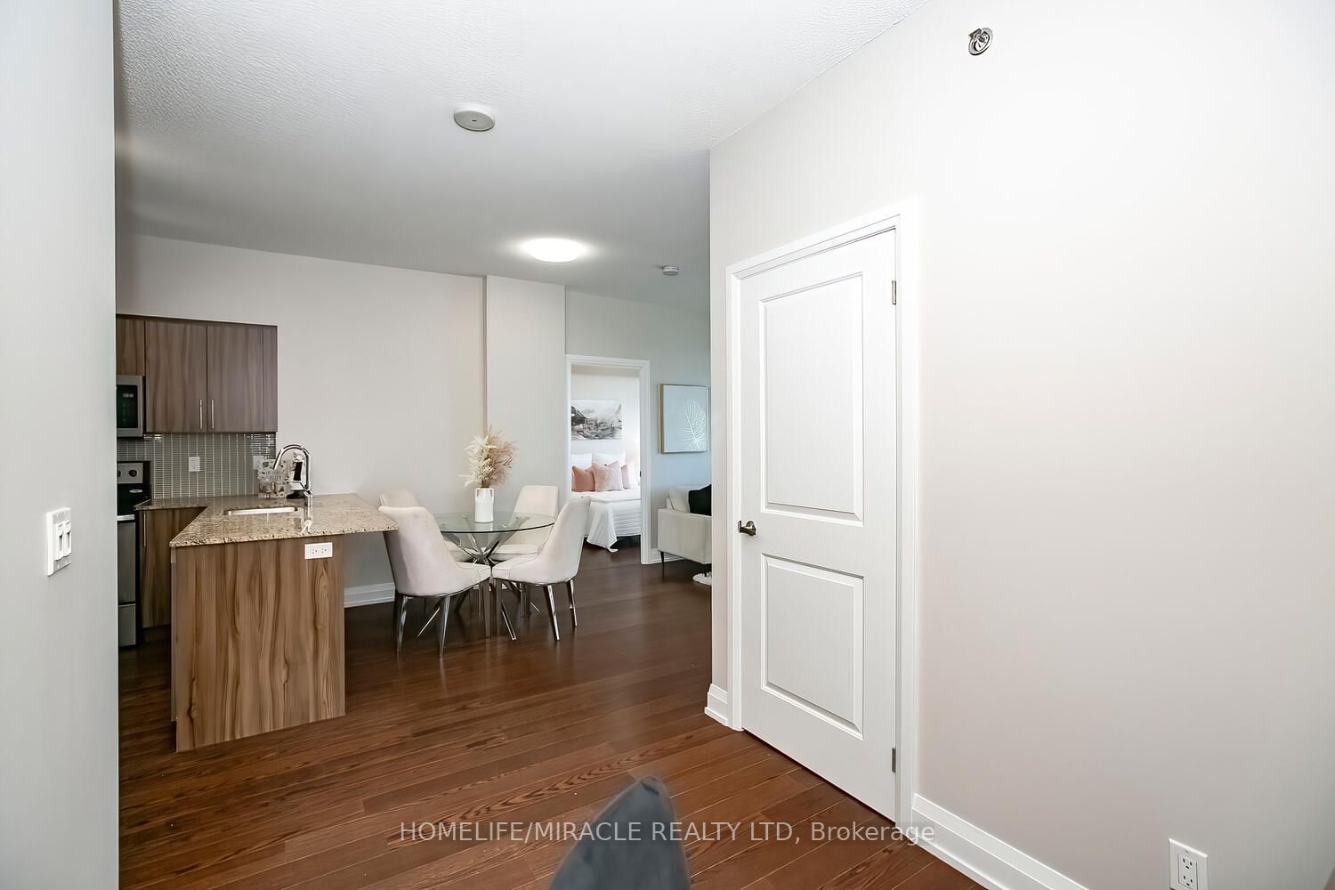 65 Speers Rd, unit 1106 for sale - image #8