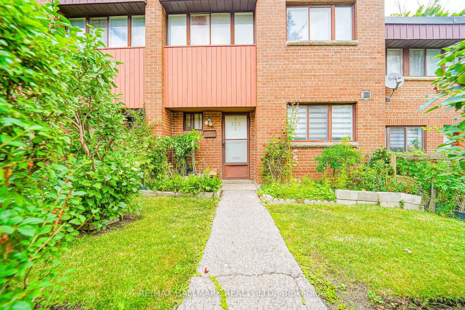 353 DRIFTWOOD Ave, unit 2 for sale