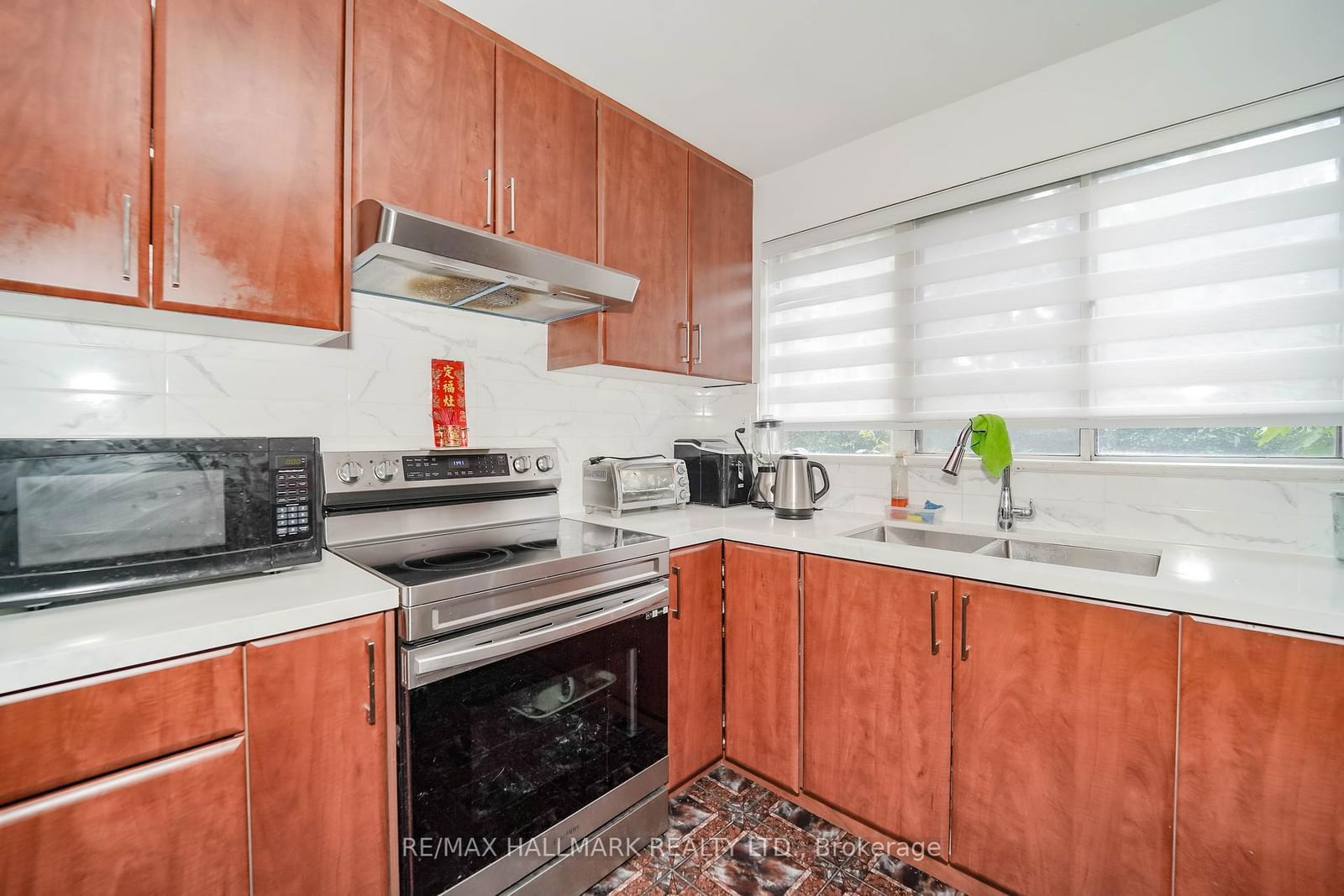 353 DRIFTWOOD Ave, unit 2 for sale