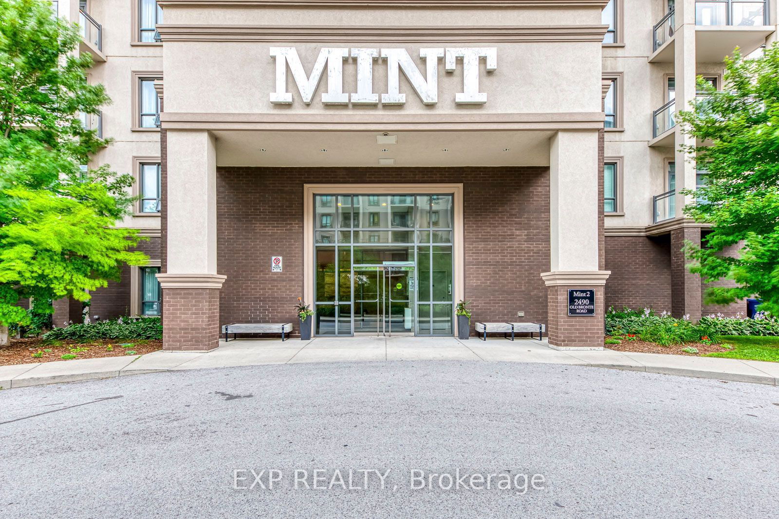 2490 Old Bronte Rd, unit 403 for sale - image #2