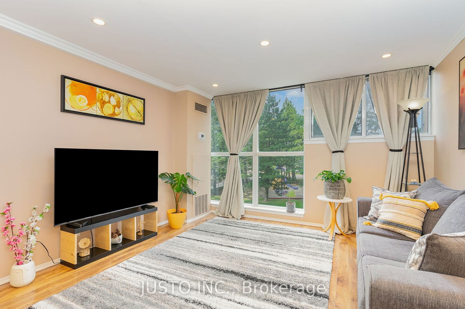 25 Trailwood Dr, unit 205 for sale - image #4