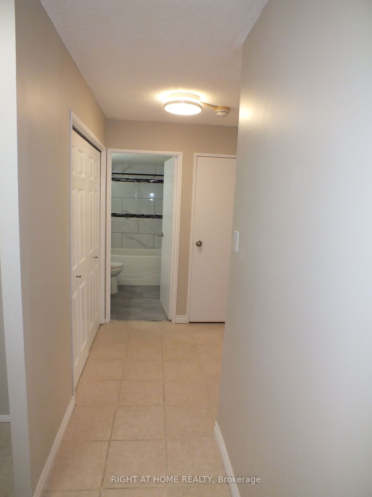 3590 Kaneff Cres, unit 2009 for rent - image #20