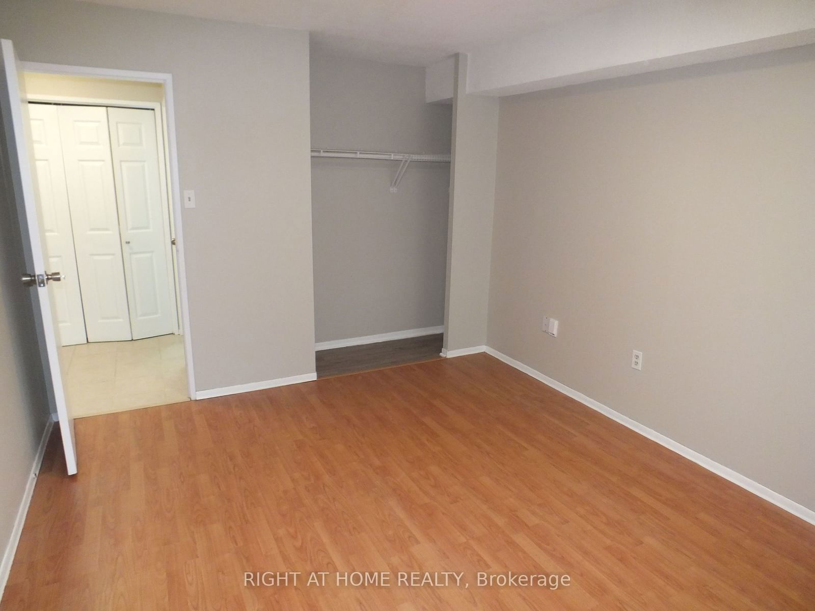 3590 Kaneff Cres, unit 2009 for rent - image #27