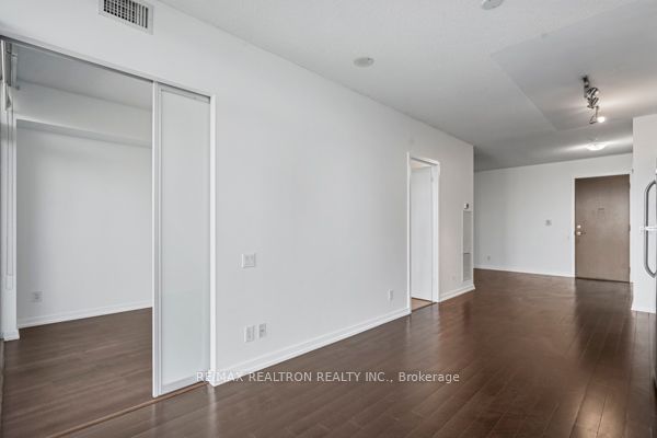 105 The Queensway Ave, unit 504 for sale - image #10