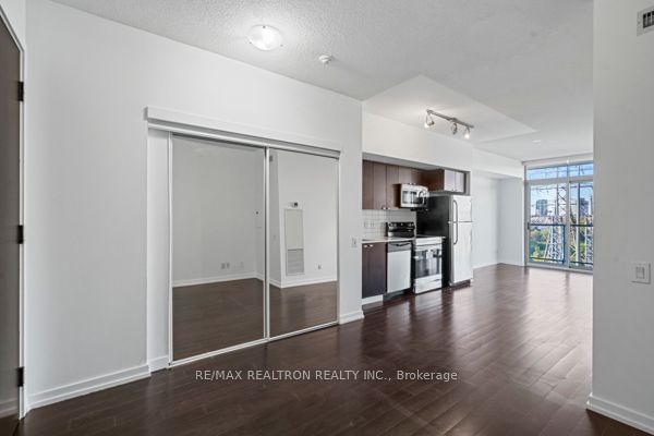 105 The Queensway Ave, unit 504 for sale - image #13