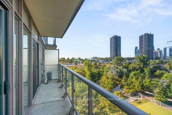 105 The Queensway Ave, unit 504 for sale