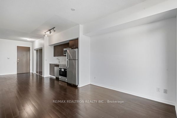 105 The Queensway Ave, unit 504 for sale - image #7