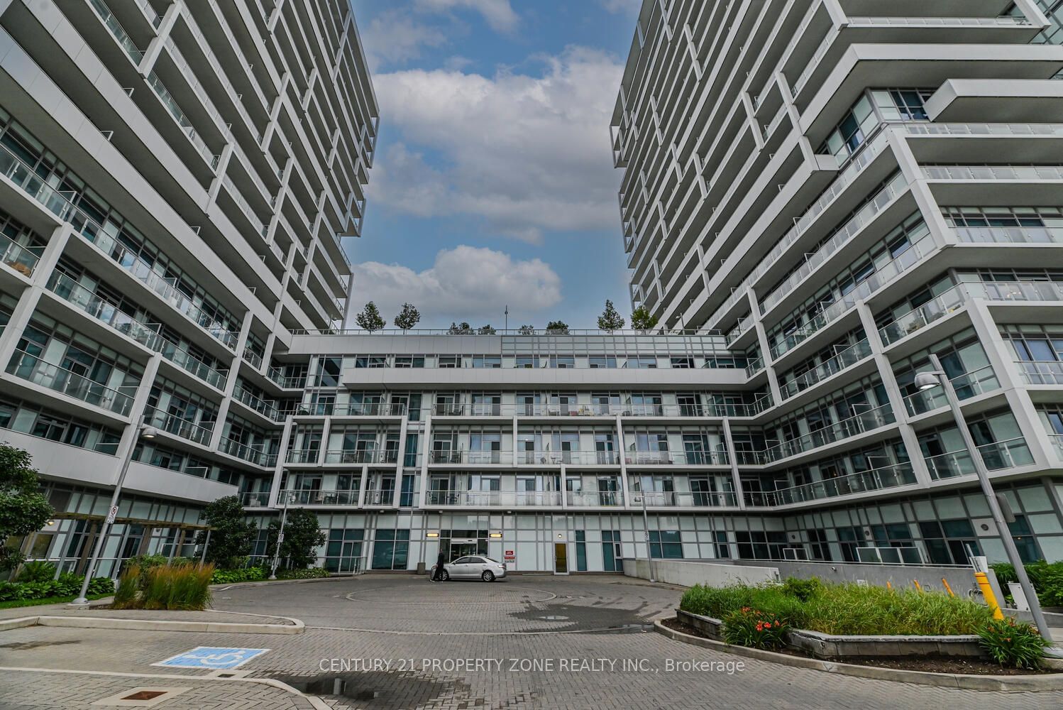 65 Speers Rd, unit 310 for sale - image #3