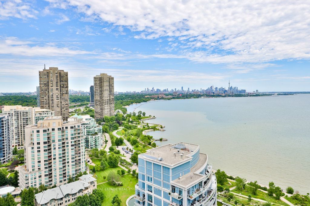 2121 Lake Shore Blvd W, unit 102 for sale