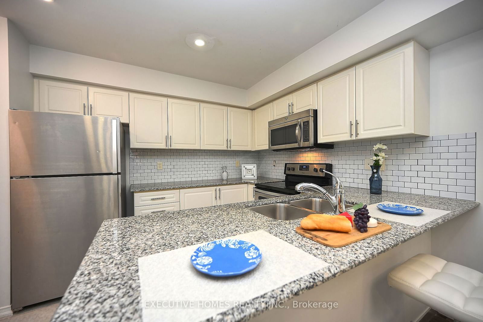 2484 Post Rd, unit 17 for sale - image #20