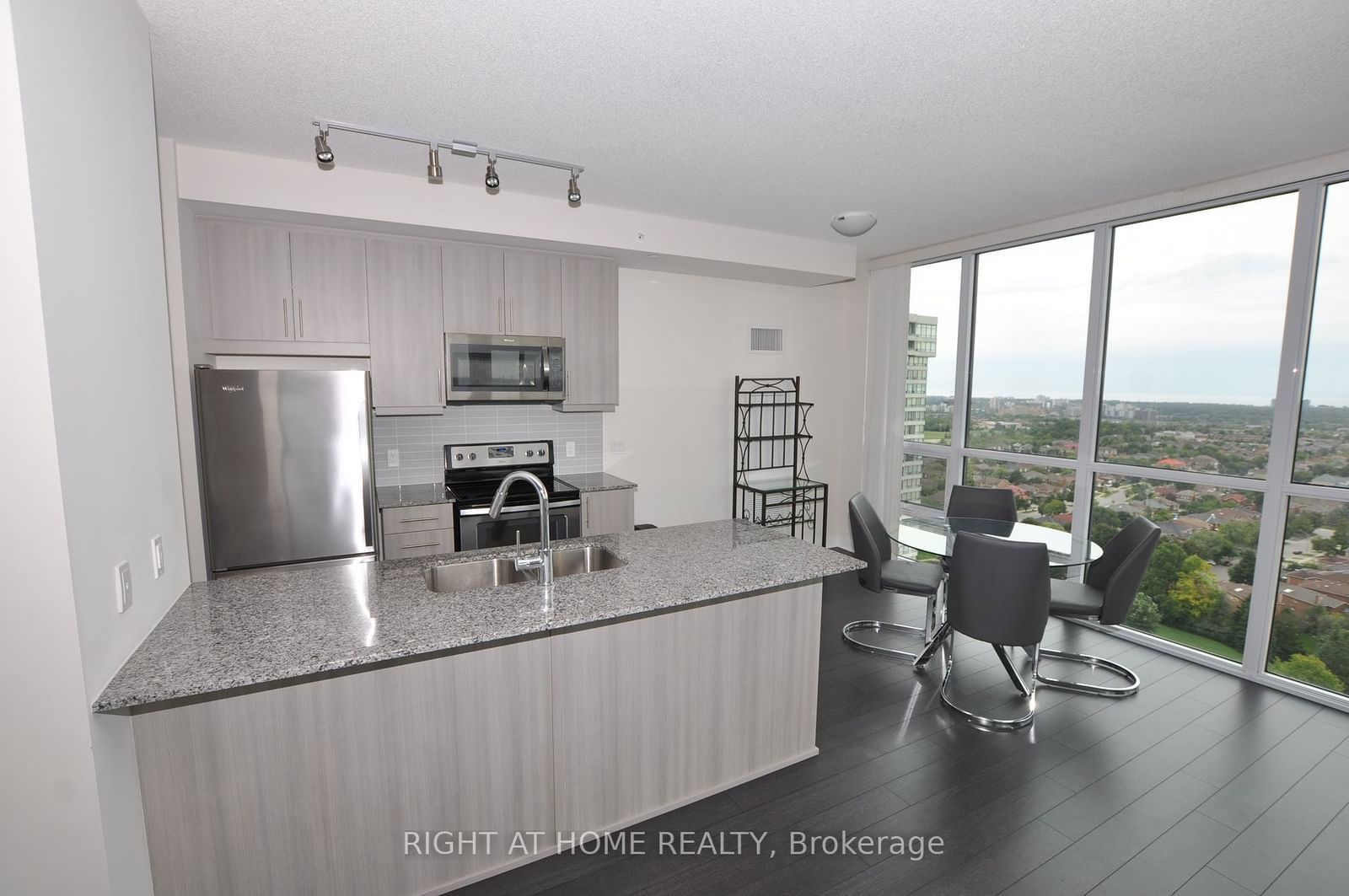 3975 Grand Park Dr, unit 1904 for sale - image #4