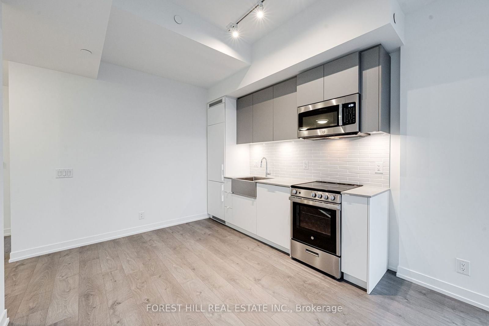 270 dufferin St, unit 418 for sale