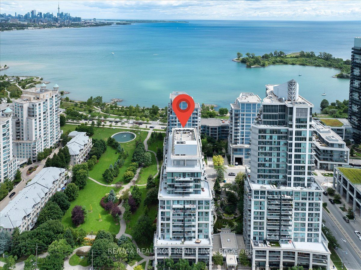 2119 Lake Shore Blvd W, unit 301 for rent - image #2