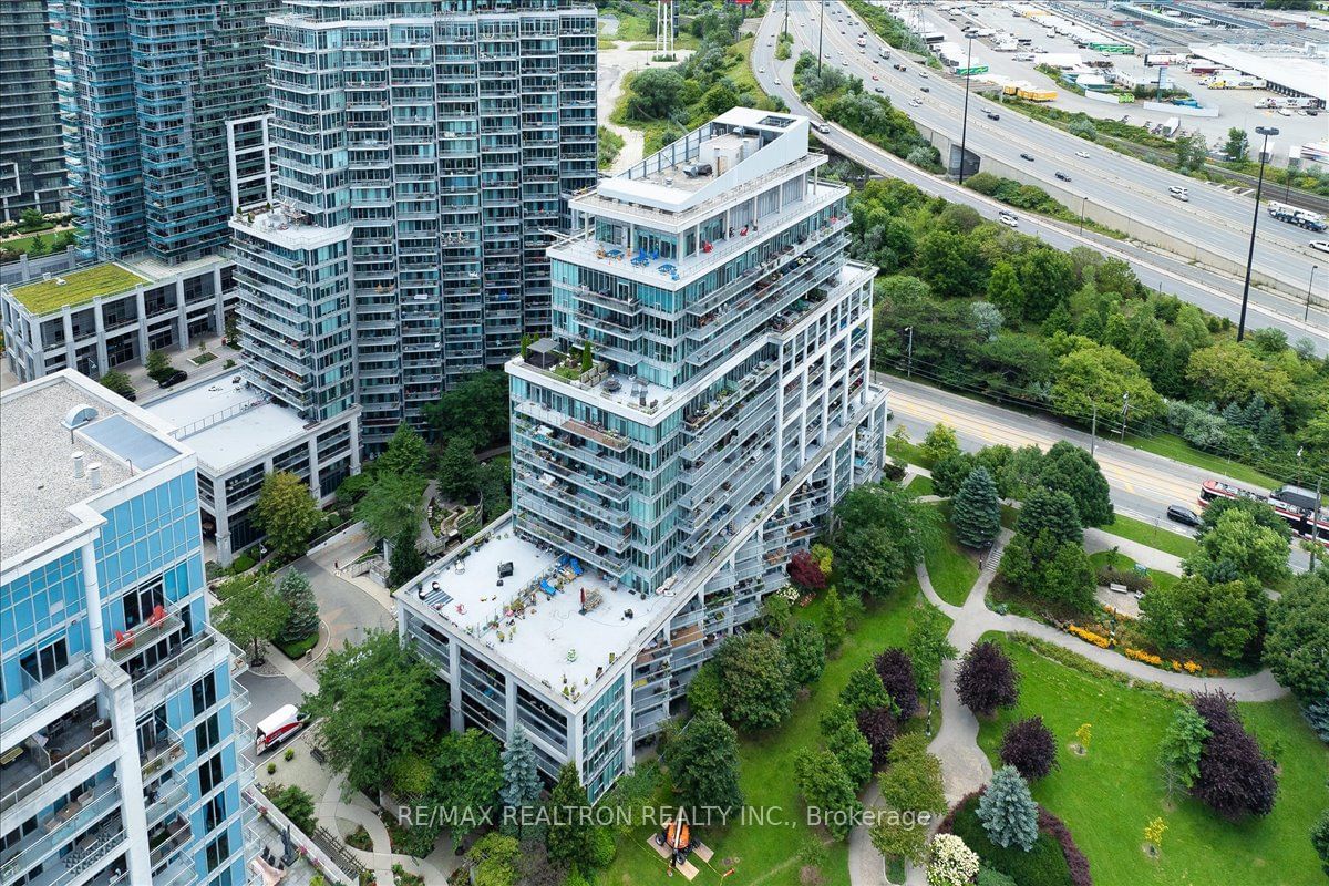 2119 Lake Shore Blvd W, unit 301 for rent - image #3