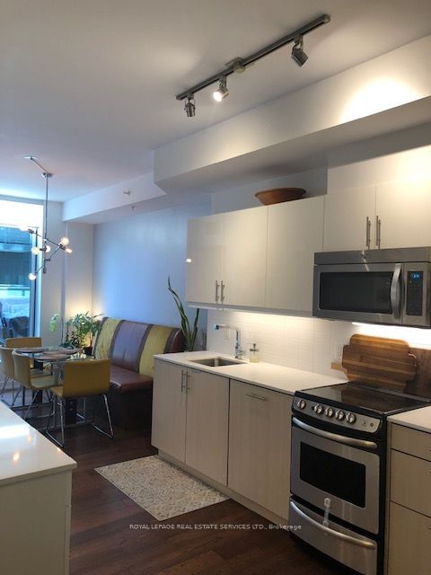 36 Howard Park Ave, unit 203 for rent