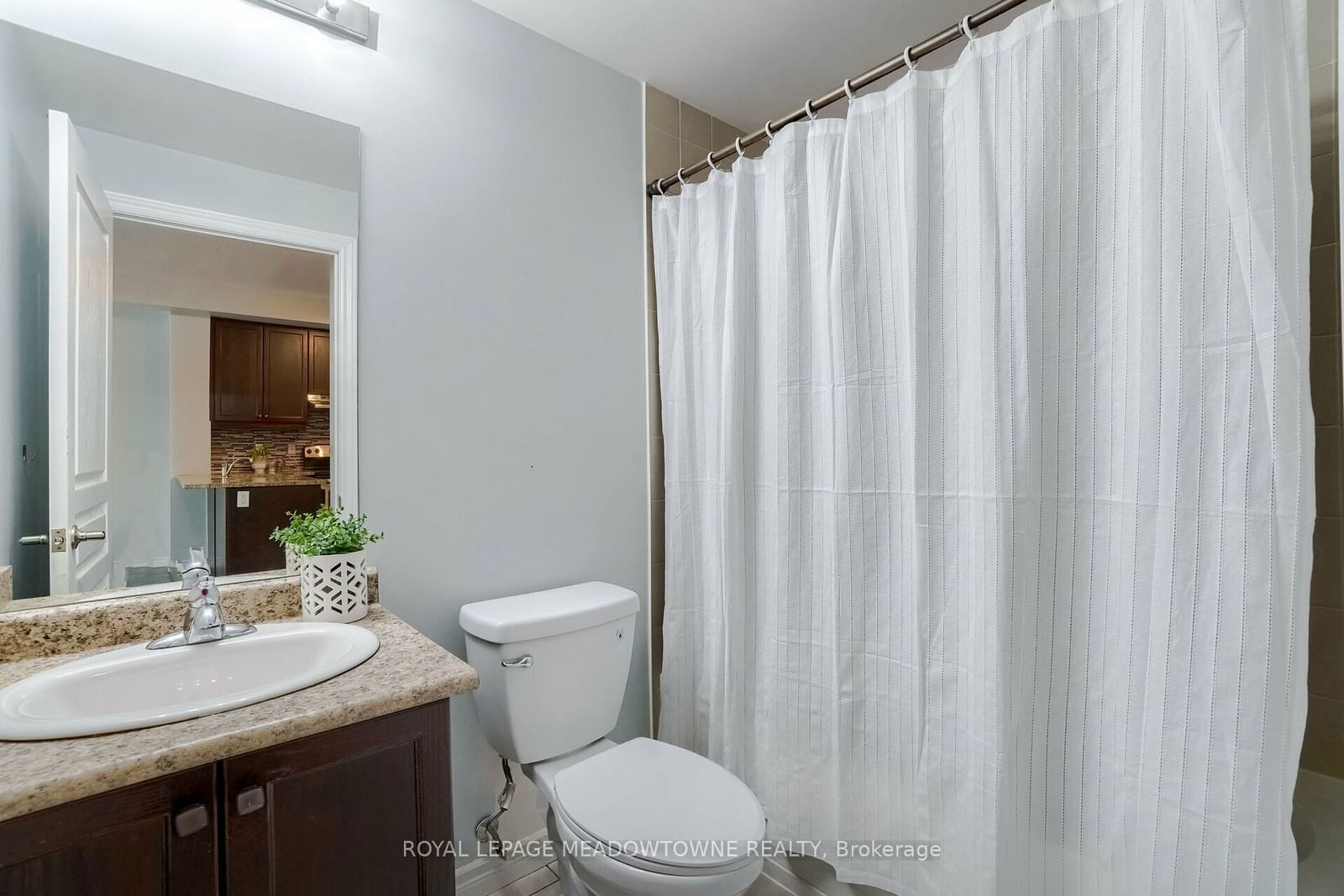 570 Lolita Gdns, unit 119 for rent - image #5