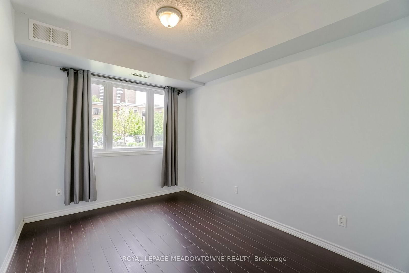 570 Lolita Gdns, unit 119 for rent - image #6