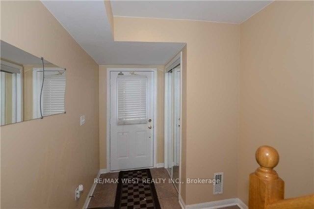 3030 Breakwater Crt, unit 171 for rent - image #2