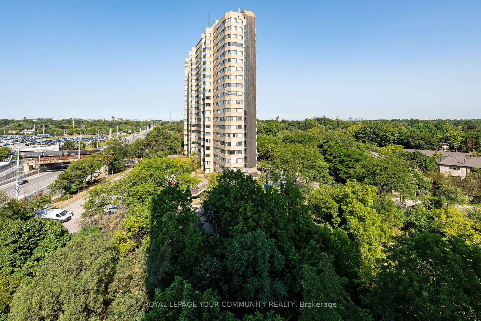 1055 Southdown Rd, unit 803 for sale - image #22